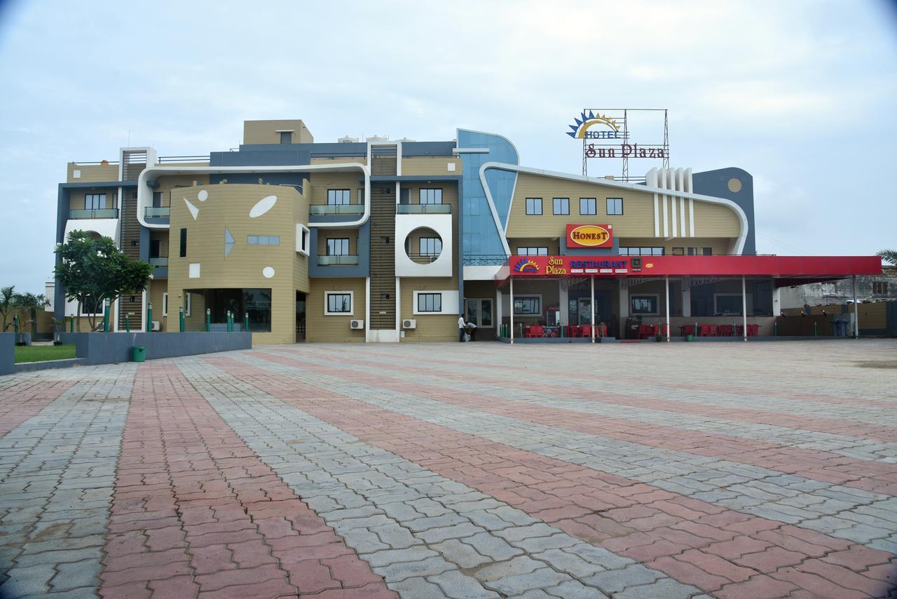 Hotel Sun Plaza Somnāth Eksteriør bilde