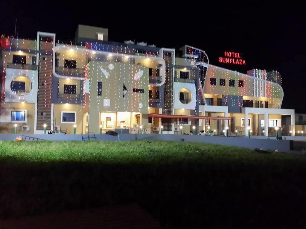 Hotel Sun Plaza Somnāth Eksteriør bilde